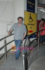 Rishi Kapoor snapped at suburban multiplex on 2nd March 2011 (3).JPG